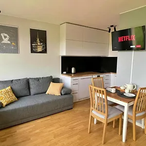 Szucha 27 - Royal Lazienki Flat , Warszawa Polska